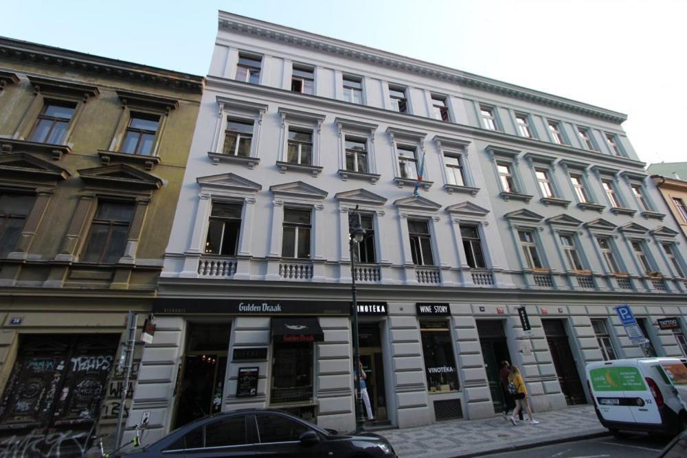 Apartment Centre